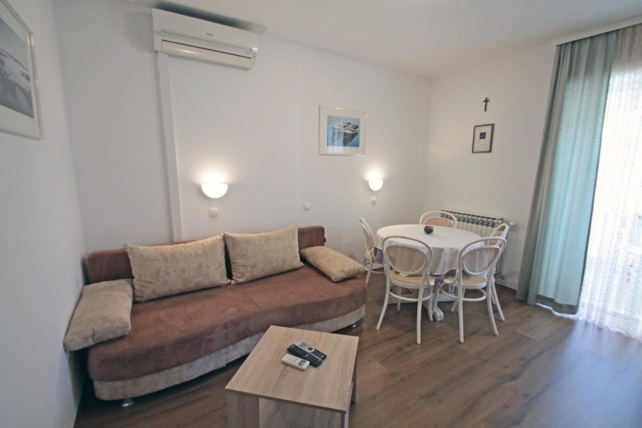 Apartments By The Sea Vinjerac, Zadar - 5811 Exterior photo